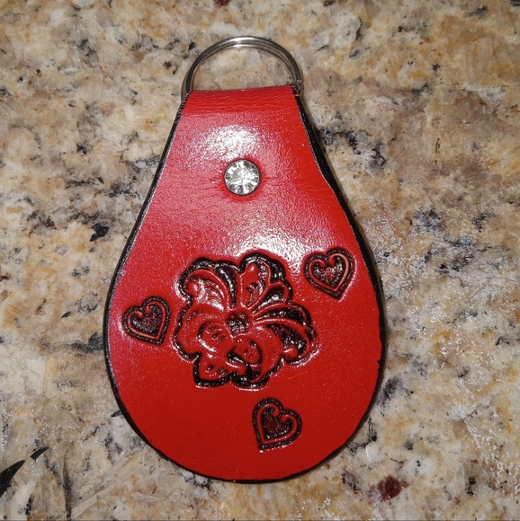 Red Leather handcrafted Lily keychain - Picture 1 of 1
